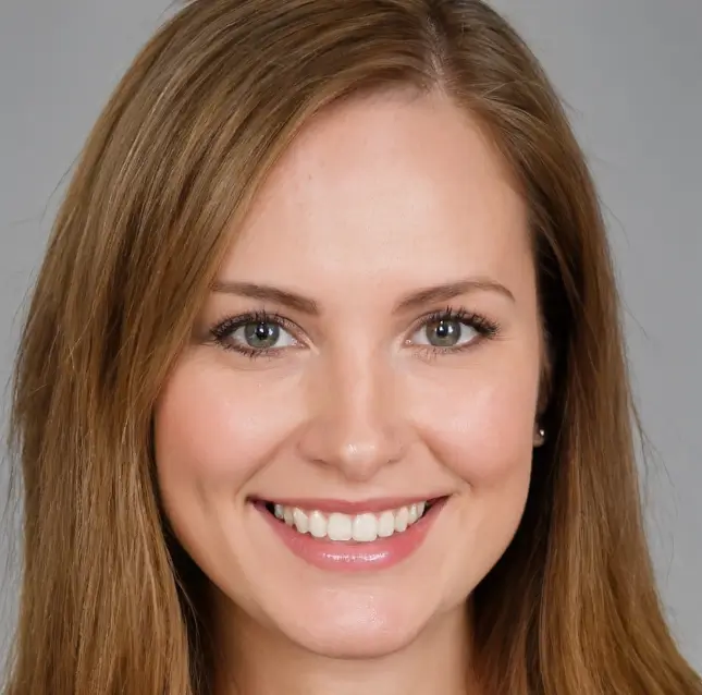 Testimonial from Sarah Flake, New York, USA smiling and happy with product results